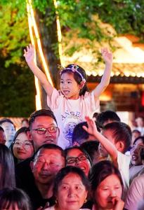 《高铁穿时光，佳酿聚房州 —— 房县黄酒大会 AI 预告片》