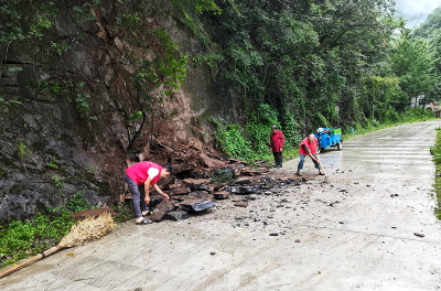 回龙乡：多方联动齐上阵  汛后抢修忙恢复
