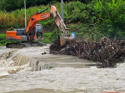 房县中坝乡：风雨里的不倒长城