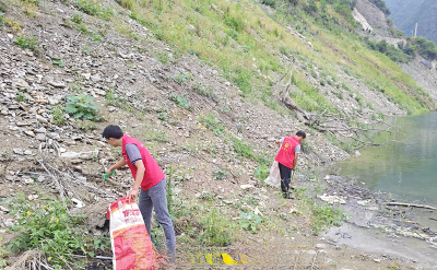 九道乡：开展河道清理守护水清岸绿