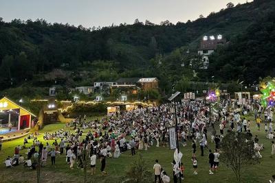 窑淮镇：非遗展演碰撞年代记忆 主题夜市点亮乡村夜经济