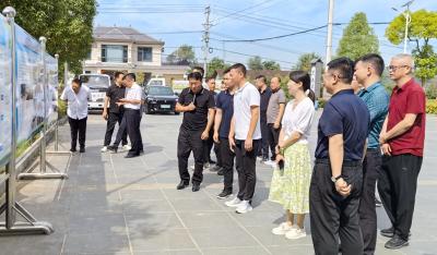 房县以工代赈村民自建模式引竹溪考察团“取经”