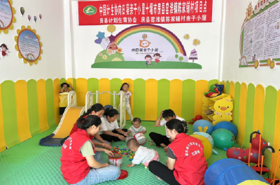 房县妇幼保健院：“亲子小屋”传温情，妇幼服务到家门