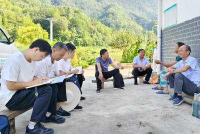 野人谷镇：“五访五看”见真章“实心实意”解难题