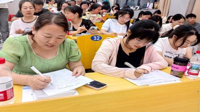 房县第一中学：筑牢师德之基   弘扬师风正气