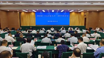 杨丹华主持召开县政府常务会议