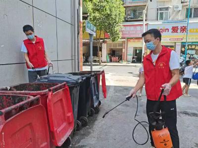 房县万人翻盆倒罐清积水全力阻断蚊媒传播链