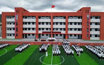 房县城关四中2025年国防教育暨素质拓展训练圆满结营