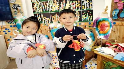 房县幼儿园：萌娃迎国庆  红韵润童心