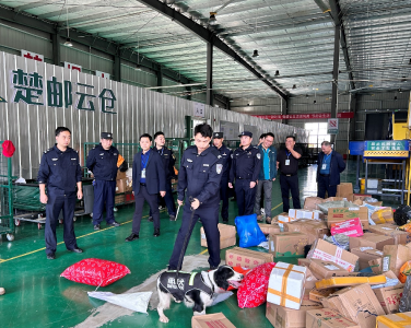 房县多部门联动 严守节前寄递安全关