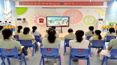 房县幼儿园：故事润心田  榜样引前行