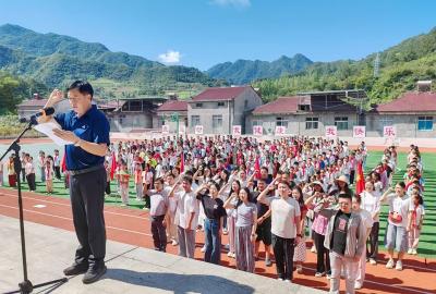 门古寺镇河兴小学：开展师德师风宣誓活动践行教育初心