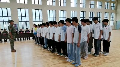 房县职业技术学校：军训会操展风采  青春逐梦启新程