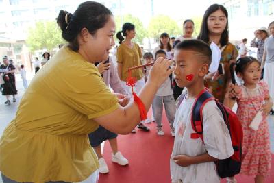 房县东城小学：焕然一新开学季 满心欢喜迎新生