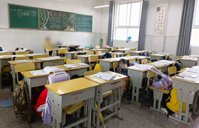 城关镇花宝小学：2分30秒疏通“生命通道”