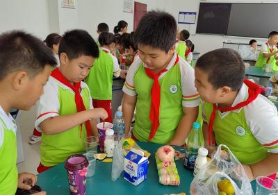 房县东城小学：馨香谢师恩 劳动悟真知