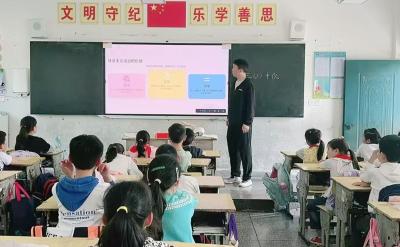 门古寺镇河兴小学：法治护航 守望成长