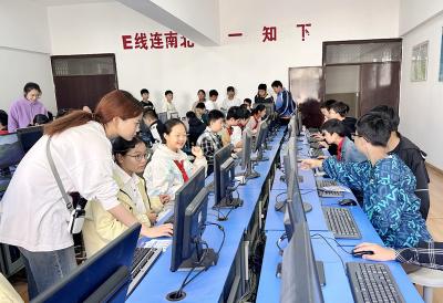 房县实验中学：从心出发防未然 育心护航助成长