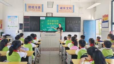 房县东城小学：双线并行筑防线安全意识入人心