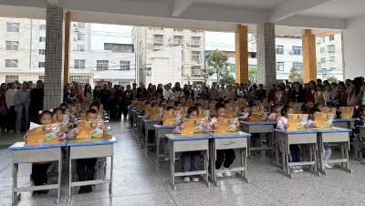 城关镇八一希望小学：童心起航站  共筑成长梦