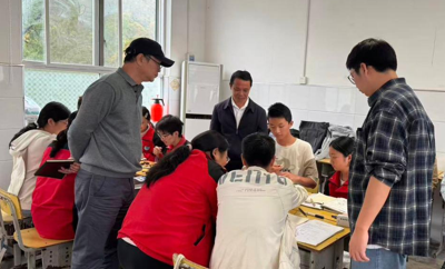 上龛学校：送教共研促均衡 笃行致远共成长