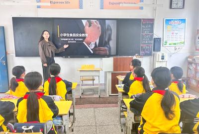 房县东城小学：开展食品安全教育 守护学生“舌尖上的安全”