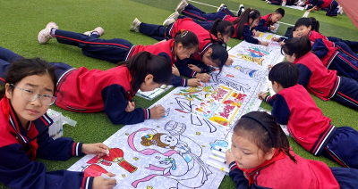县实验小学天明校区：童心向祖国  多彩迎双节