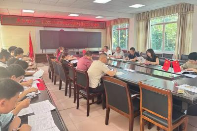 房县城关一中：师生共话“食”事 暖心服务“胃”来