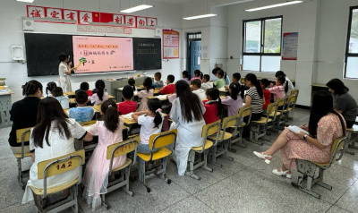 “教”以潜心 “研”以致远——窑淮学校开展小学语文组教研活动