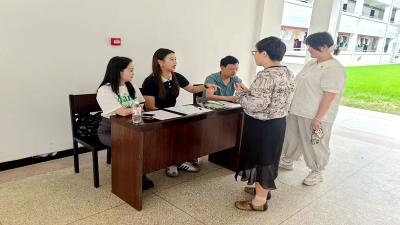 湖北工业职业技术学院房县特色产业学院：新生迎新工作启动