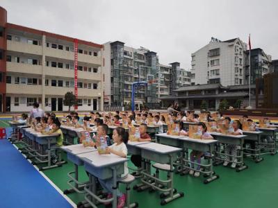 房县实验小学：萌娃展养成教育风采  好习惯开启成长新程