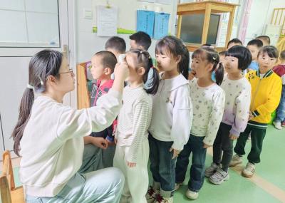 城关镇中心幼儿园：开展秋季传染病预防系列活动