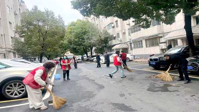 房县第一中学：志愿服务暖人心 文明创建添新彩