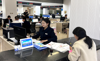 房县综窗改革效果初显  陕西客商30分钟“证照联办”点赞房县速度