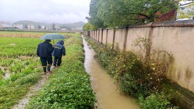 房县军店小学：全面筑牢校园安全防线