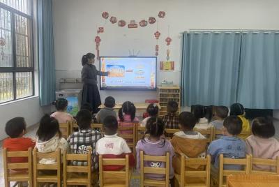 城关镇第二幼儿园：“米宝宝”进课堂萌娃解锁粮食小秘密