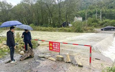 上龛乡：风雨坚守显担当 积极行动护家园