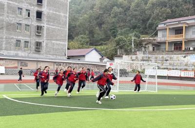 大木厂镇大木小学：绿茵场点亮少年志 足球梦成就栋梁才