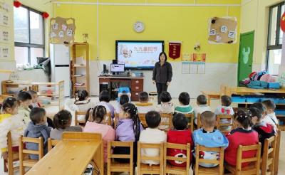 军店镇中心幼儿园：九九重阳节 浓浓敬老情