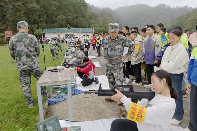 军店初中：亲近武当魅力山水 探索世界未知奥秘