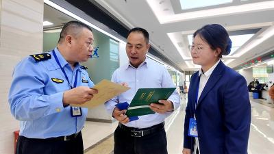 房县“综窗改革”落地见效  政务服务提质增效获好评