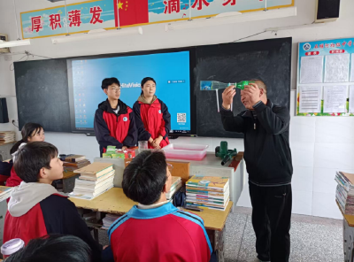 房县两名教师成功入围省赛