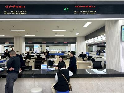 县行政服务中心：精准服务提效能  做实市场业务办理关键环节