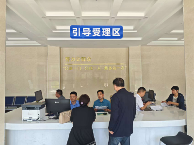 一扇门 解千结——湖北房县强力推动综治中心规范化建设提质增效