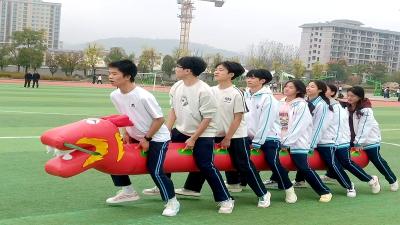 房县第一中学：释放压力 快乐成长