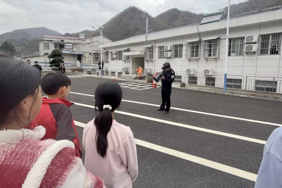 上龛学校: 筑牢安全防线 守护校园安全