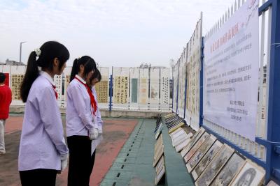 房县文联：200余幅书画作品走进全县中小学生运动会赛场