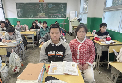 上龛乡上龛学校：推开教室门 走进孩子心