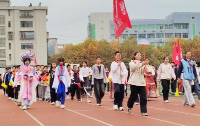 房县城关一中举办第五届体育节暨2025年秋季运动会