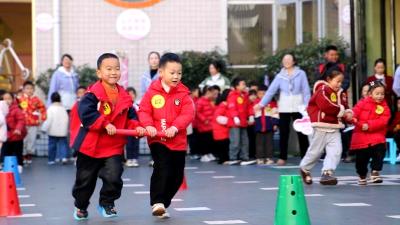 房县幼儿园：趣享运动 童样精彩
